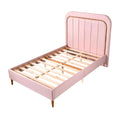 **Technische titel in het Nederlands:** Elegante Roze Bed met Houten Lattenbodem en Gestoffeerde Rugleuning